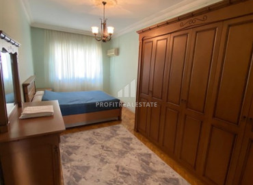 Furnished apartment with three bedrooms, separate kitchen, jacuzzi, 200 meters from the sea, in the center of Alanya ID-12300 фото-6