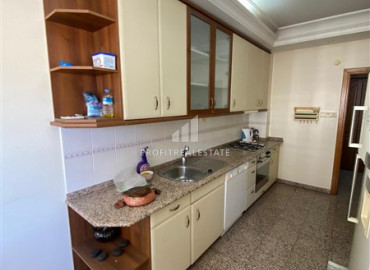 Меблированная квартира с тремя спальнями, отдельной кухней, джакузи, в 200 метрах от моря, в центре Аланьи ID-12300 фото-15