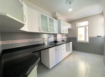 Stylish furnished apartment 2 + 1, 120 m2, with a separate kitchen, 200 meters from the sea in Tosmur, Alanya ID-12313 фото-11