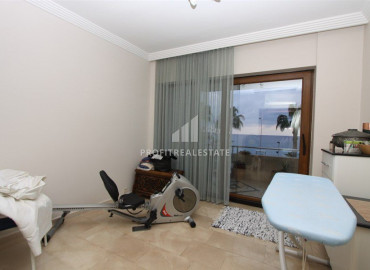 Видовая меблированная квартира 3+1, 160 м2, с отдельной кухней, у самого моря в Тосмуре, Аланья ID-12358 фото-16