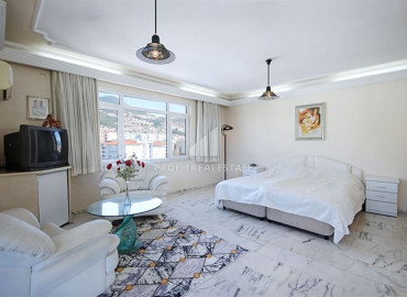 Elegant five-room duplex in the center of Alanya, with gorgeous views, 180 m2 ID-12365 фото-10