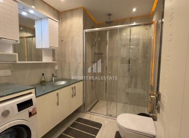 Меблированная квартира 1+1, на первой береговой линии, с застекленным балконом и теплыми полами, в центре  Махмутлара, Аланья ID-12391 фото-8