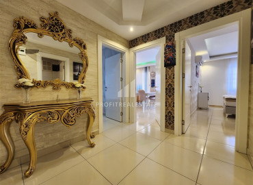 Фешенебельная трехкомнатная квартира с авторским интерьером и застекленным балконом в Махмутларе, Аланья ID-12394 фото-2