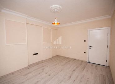 Two bedroom apartment 100 m2, unfurnished, with a kitchen, 450 meters from the sea in the center of Alanya ID-12395 фото-9
