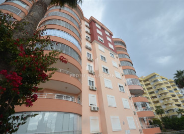 Меблированная трехкомнатная квартира 100 м2, с застекленным балконом, в 400 метрах от пляжа, Тосмур, Аланья ID-12485 фото-1