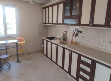 Бюджетная вторичная недвижимость: трехкомнатная квартира с отдельной кухней, 105м² в 200м от моря в Махмутларе ID-12635 фото-10