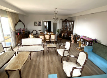 Газифицированная квартира с тремя спальнями, 275м², в микрорайоне Мендерес, Мезитли, Мерсин ID-12744 фото-11