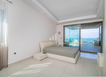 Large view duplex 4 + 1 20 meters from the sea, Yesilbahce, Lara, Antalya, 400 m2 ID-12756 фото-12