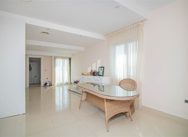 Large view duplex 4 + 1 20 meters from the sea, Yesilbahce, Lara, Antalya, 400 m2 ID-12756 фото-15