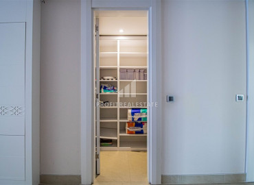 Large view duplex 4 + 1 20 meters from the sea, Yesilbahce, Lara, Antalya, 400 m2 ID-12756 фото-19