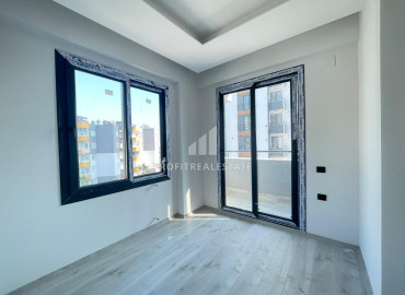 Новая симпатичная квартира с двумя спальнями, 110м², в комплексе природным газом в Тедже, Мерсин. ID-12788 фото-9