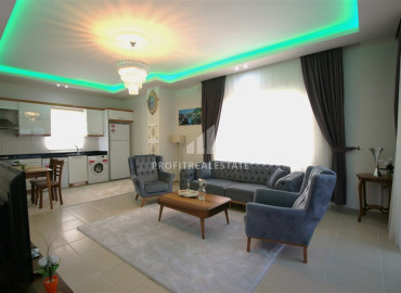 Меблированная трехкомнатная квартира на центральной улице Махмутлара, 150 метров от моря ID-8685 фото-2