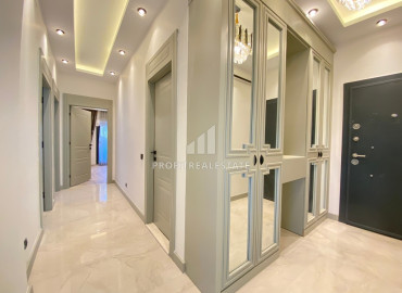 Элегантная четырехкомнатная квартира, 140м², с отдельной кухней в районе Акдениз, Мезитли ID-12871 фото-1