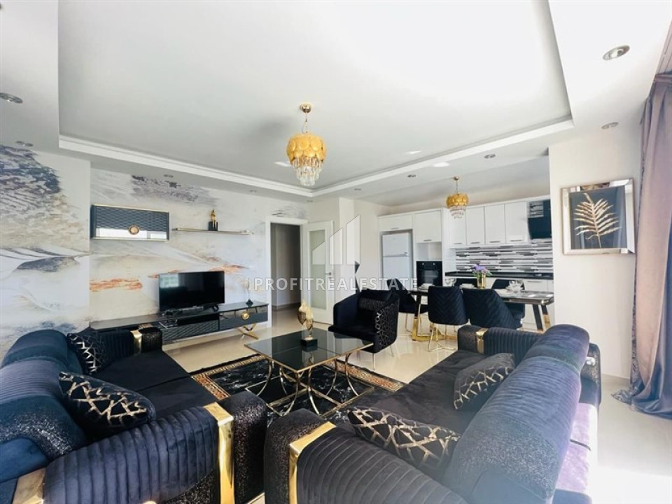 Дизайнерские трёхкомнатные апартаменты 125 м2, с роскошным авторским интерьером, в 150 метрах от моря в Махмутларе, Аланья ID-12893 фото-1
