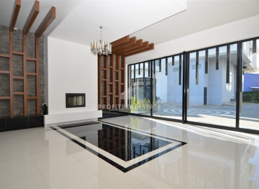 Elegant bright penthouse 200 m2, with four bedrooms, furnished and mountain views, Alanya ID-12942 фото-19