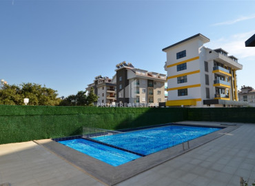 Elegant bright penthouse 200 m2, with four bedrooms, furnished and mountain views, Alanya ID-12942 фото-18