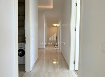 Elegant bright penthouse 200 m2, with four bedrooms, furnished and mountain views, Alanya ID-12942 фото-14