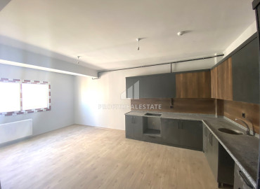 Новая квартира с тремя спальнями, 120м², в комплексе с инфраструктурой в Мезитли, Мерсин ID-13000 фото-2