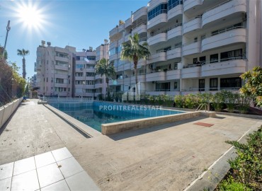 Center of Alanya: two bedroom furnished apartment, 110m², in a residence with swimming pool, 200m from the sea ID-13147 фото-19