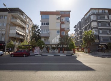 Three bedroom apartment in a gasified building, in Lara, Antalya, 150 m2 ID-13186 фото-1