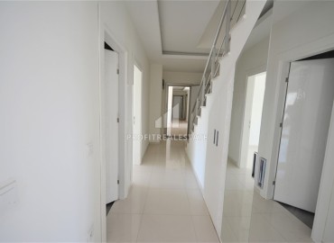 Five-room penthouse 235 m2, unfurnished, with sea views, 500 meters from the beach, Mahmutlar, Alanya ID-13201 фото-17