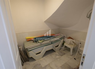 Двухэтажная меблированная вилла 160 м2 тремя спальнями, в 200 мтерах от моря в Конаклы, Аланья ID-11979 фото-19