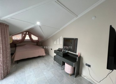 Уютный меблированный пентхаус 130 м2, с тремя спальнями, в 350 метрах от моря, Оба, Аланья ID-13340 фото-12