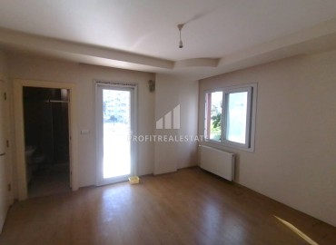 Two-bedroom apartment, 105m² in an urban house, 450m from the sea in Tej, Mersin ID-13492 фото-12