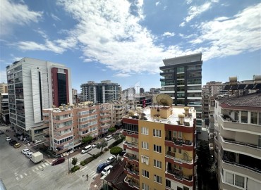 Меблированная двухкомнатная квартира 60 м2, с застеклённым балконом, в 450 метрах от моря, Махмутлар, Аланья ID-13514 фото-10