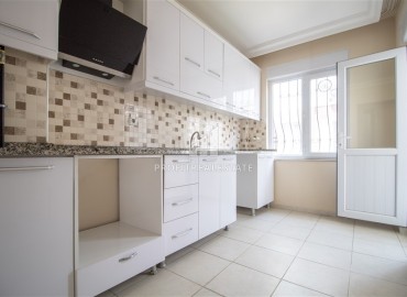 Two bedroom apartment, with a separate kitchen, in a gasified building, Muratpasa, Antalya, 90 m2 ID-13557 фото-5