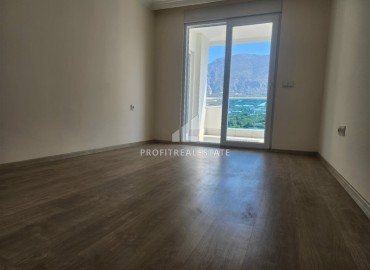 Duplex apartment 4 + 1 with mountain views and 250 meters from the sea, Mahmutlar, Alanya, 250 m2 ID-13646 фото-8