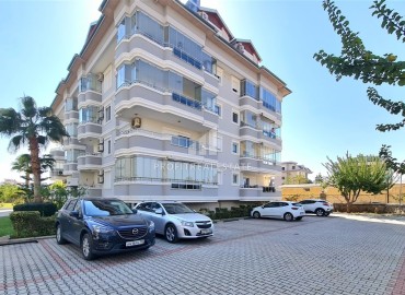 Elegant furnished penthouse 220 m2, with three bedrooms and a glazed balcony in Oba, Alanya ID-11858 фото-16