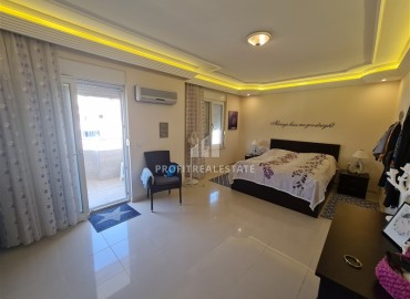 Elegant furnished penthouse 220 m2, with three bedrooms and a glazed balcony in Oba, Alanya ID-11858 фото-8