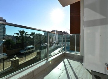 Элегантная трехкомнатная квартира 115 м2, с большим застекленным балконом и джакузи, в 500 метрах от моря, Тосмур, Аланья ID-13711 фото-12
