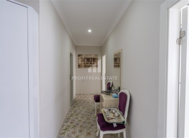 Элегантный меблированный пентхаус 4+1, 200 м2, с отдельной кухней и застеклённым балконном в Чиплаклы, Аланья ID-13770 фото-9