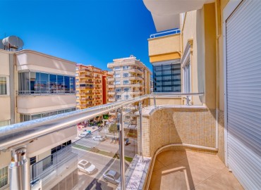 Стильная яркая трехкомнатная квартира 115 м2, с застеклённым балконом, в 300 метрах от пляжа, Махмутлар, Аланья ID-13921 фото-9