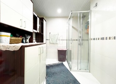 Элегантная меблированная  квартира 2+1, 115 м2, с отдельной кухней, в 500 метрах от моря, Тосмур, Аланья ID-12186 фото-10