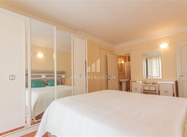 Elegant furnished apartment 2 + 1, 100m2, with jacuzzi, 400 meters from the sea, Mahmutlar, Alanya ID-14024 фото-18