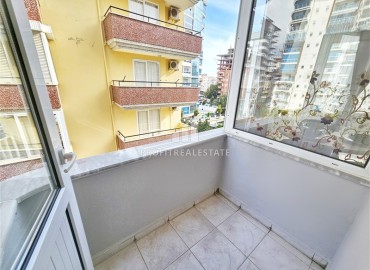 Inexpensive one-bedroom apartment, furnished and equipped, 300 meters from the center of Mahmutlar, Alanya, 67 m2 ID-14047 фото-9