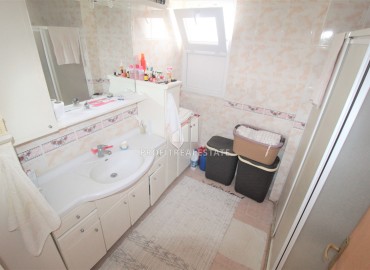 Апартаменты с тремя спальнями, 150м², с ремонтом, на первой береговой линии, в Эрдемли, Мерсин ID-14060 фото-9