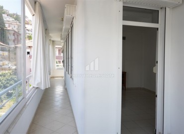 Просторная трехкомнатная квартира 120м2, без мебели, с изолированной кухней, в 150 метрах от моря, в центре Аланьи ID-14196 фото-6