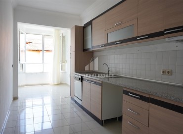 Spacious two bedroom apartment 120m2, unfurnished, with an isolated kitchen, 150 meters from the sea, in the center of Alanya ID-14196 фото-11