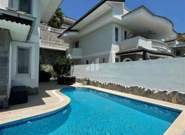 Luxury furnished villa 300 m2, with four bedrooms, sea views and underfloor heating, Tepe, Alanya ID-14292 фото-2