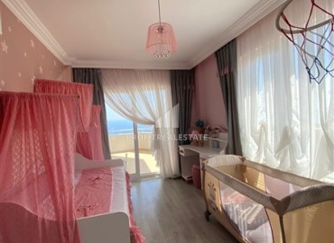 Two-storey furnished villa with a sea view, three bedrooms, 160 m2, with a pool and a garden, Alanya ID-14379 фото-14