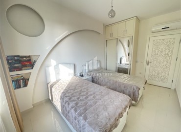 Furnished two bedroom apartment with sea views, on the first coastline, Mahmutlar, Alanya, 135 m2 ID-14480 фото-9