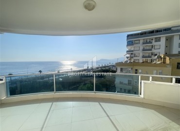 Furnished two bedroom apartment with sea views, on the first coastline, Mahmutlar, Alanya, 135 m2 ID-14480 фото-10