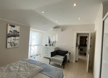 Cozy furnished penthouse 3 + 1, 150m², with a glazed balcony, 300m from the sea in Oba, Alanya ID-14567 фото-12
