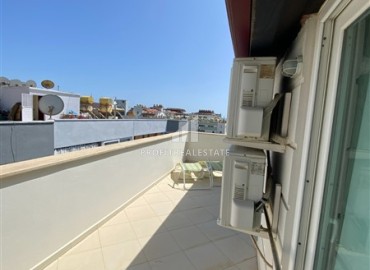 Cozy furnished penthouse 3 + 1, 150m², with a glazed balcony, 300m from the sea in Oba, Alanya ID-14567 фото-17