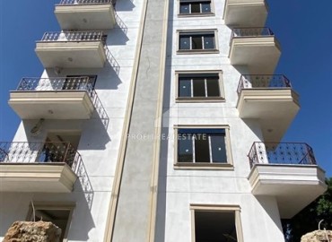 Новые трёхкомнатные апартаменты в жилом комплексе 2023 года, Чиплаклы, Аланья, 75 м2 ID-14576 фото-1