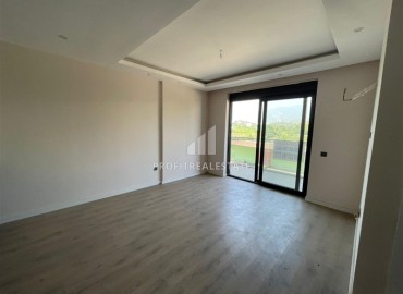 Двухкомнатные апартаменты 55м2, без мебели, в новой жилой резиденции, в 250 метрах от моря в Кестеле, Аланья ID-14581 фото-3
